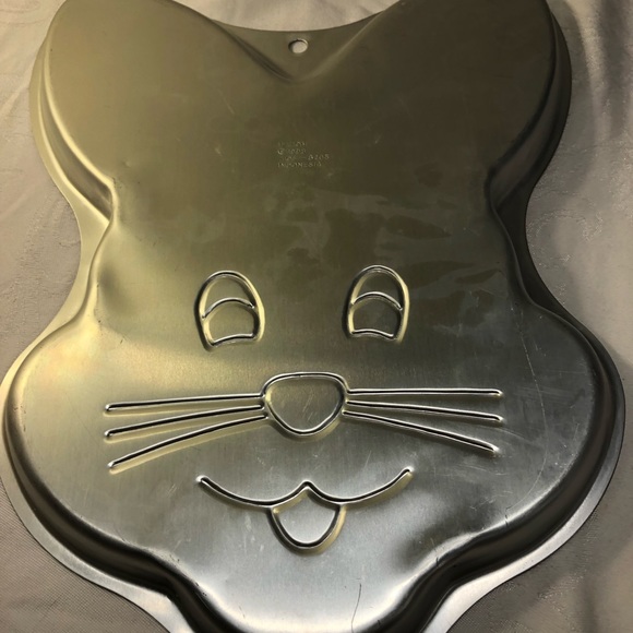 Vintage Wilton Bunny rabbit pan 1998 - Picture 2 of 5